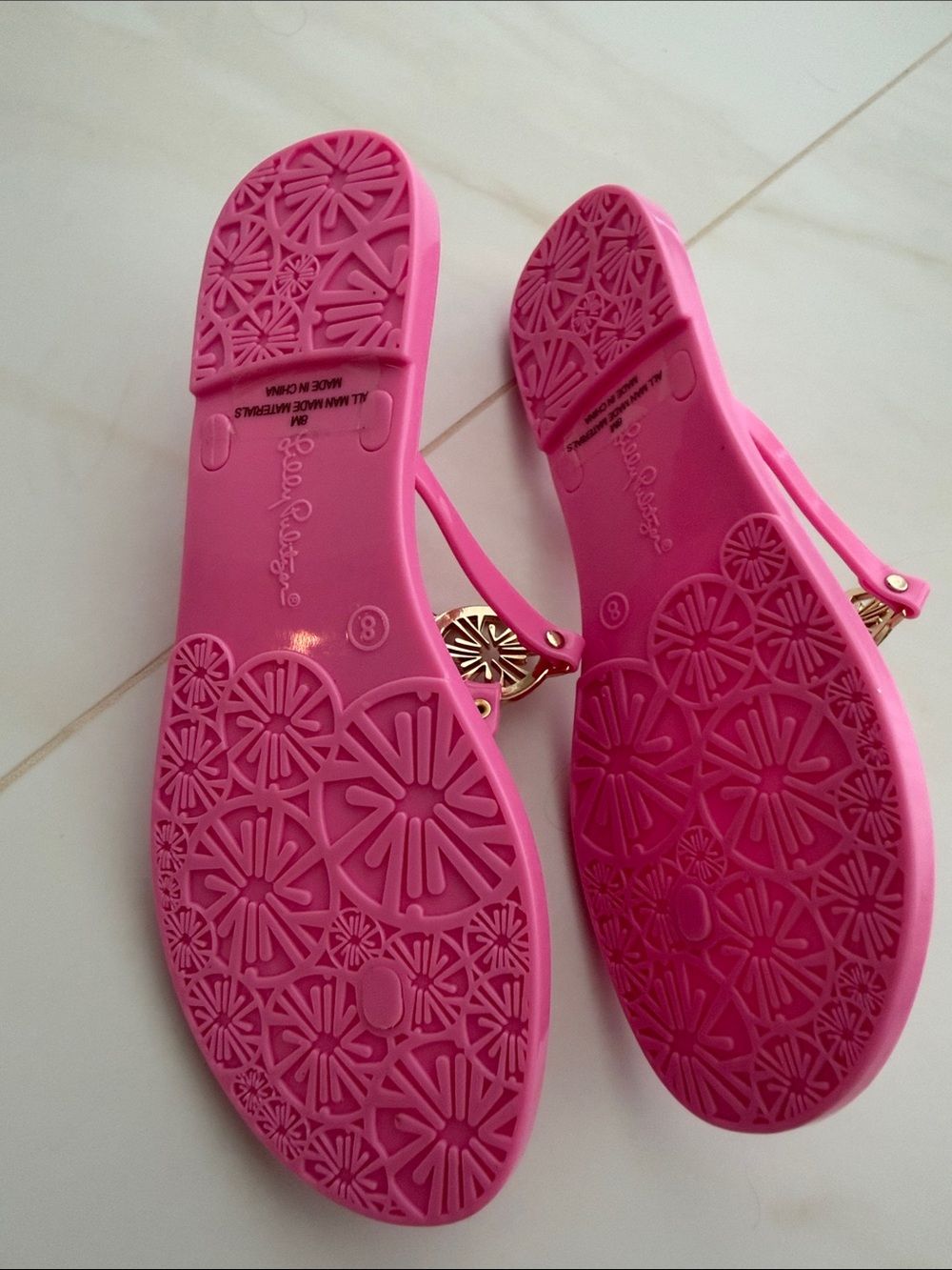 Lilly PulitzerLight Pink Jelly Thongwith Gold Logo Accent Never Worn Size8 - Picture 2 of 4